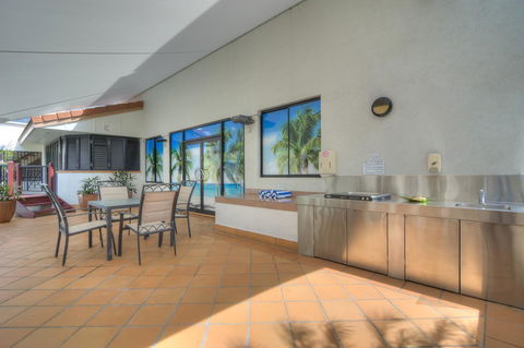 Regal Port Douglas - Accommodation ACT 13