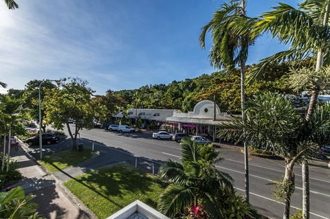Regal Port Douglas - Accommodation ACT 10