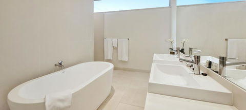 Pool Resort Port Douglas - Accommodation ACT 27