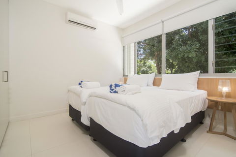 Pool Resort Port Douglas - Accommodation ACT 33