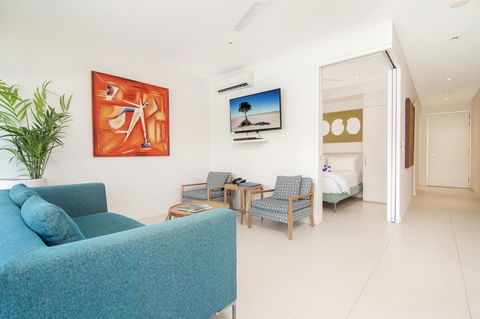 Pool Resort Port Douglas - Accommodation ACT 32
