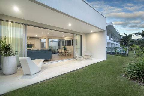 Pool Resort Port Douglas - Accommodation ACT 41