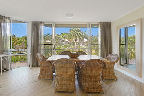 Noosa Tropicana - Accommodation ACT 43