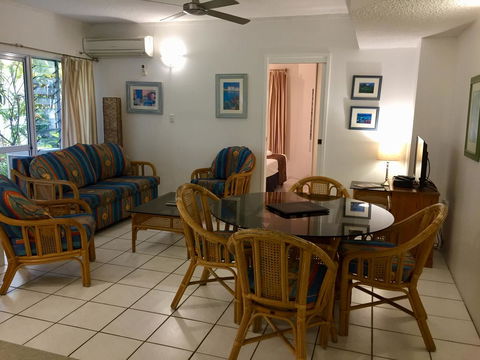 The Port Douglas Queenslander - Accommodation ACT 6