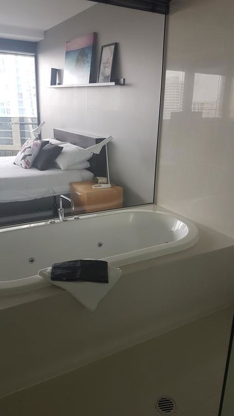 Circle Luxury Holidays - Accommodation ACT 17