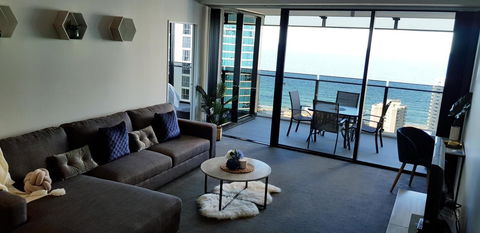 Circle Luxury Holidays - Accommodation ACT 14