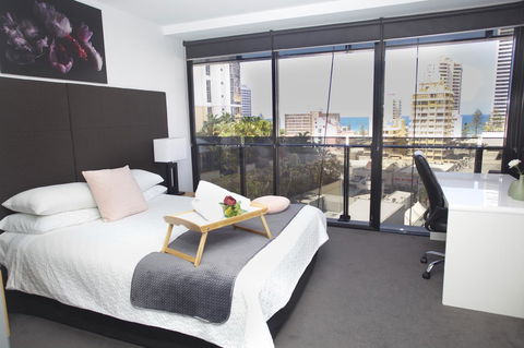 Circle Luxury Holidays - Accommodation ACT 9
