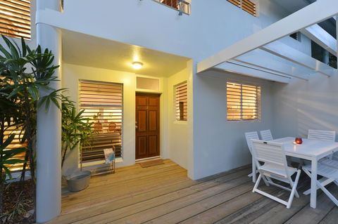 [ ANDY'S BEACH HOUSE ] - Accommodation ACT 7