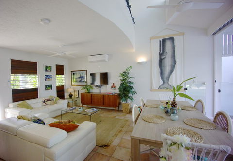 [ ANDY'S BEACH HOUSE ] - Accommodation ACT 34