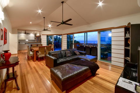 Bella Vista On Nara Pets Welcome - Accommodation ACT 11