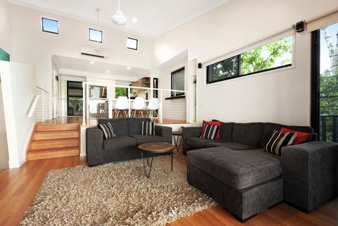 Shorelines - Accommodation ACT 10