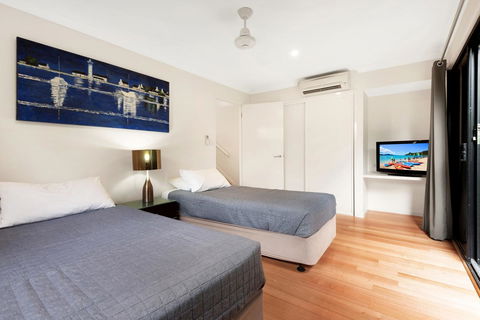 Shorelines - Accommodation ACT 7
