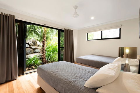 Shorelines - Accommodation ACT 9