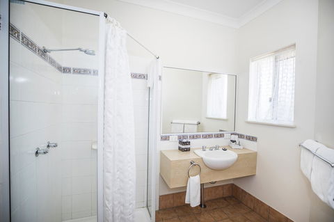 Emerald Maraboon Motor Inn - Accommodation ACT 42