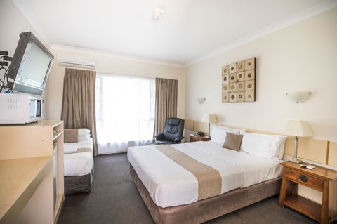 Emerald Maraboon Motor Inn - Accommodation ACT 40