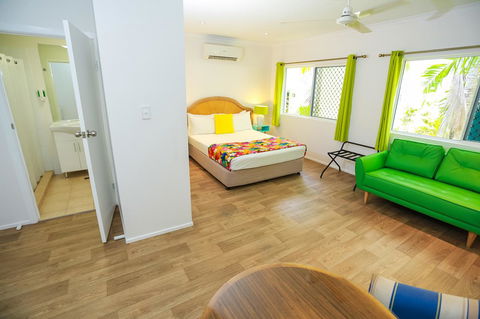 Port Douglas Motel - Accommodation ACT 11