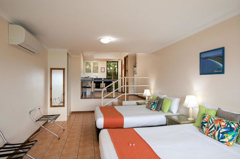 Sunlit Waters Studio Apartments - Accommodation ACT 29