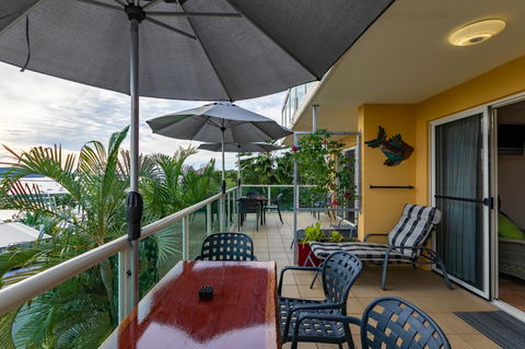 Sunlit Waters Studio Apartments - Accommodation ACT 22