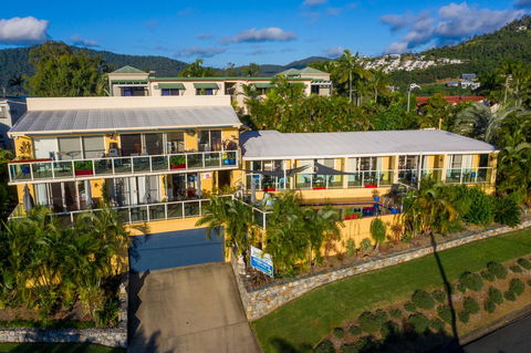 Sunlit Waters Studio Apartments - Accommodation ACT 7