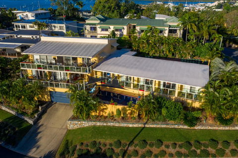 Sunlit Waters Studio Apartments - Accommodation ACT 8