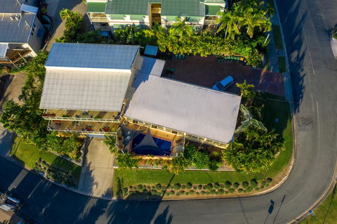 Sunlit Waters Studio Apartments - Accommodation ACT 5