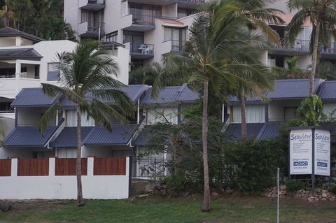 Airlie Seaview Apartments - Accommodation ACT 2