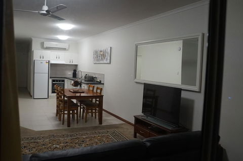 Airlie Seaview Apartments - Accommodation ACT 8