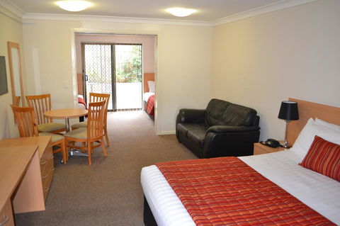 Comfort Inn Grammar View - Accommodation ACT 13