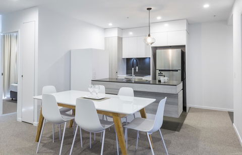 Boardwalk Burleigh Beach - Official - Accommodation ACT 26