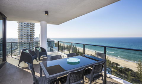 Boardwalk Burleigh Beach - Official - Accommodation ACT 12