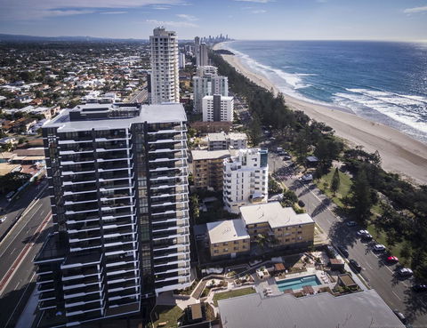 Boardwalk Burleigh Beach - Official - Accommodation ACT 41