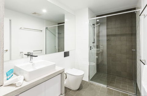 Boardwalk Burleigh Beach - Official - Accommodation ACT 39