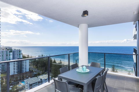 Boardwalk Burleigh Beach - Official - Accommodation ACT 22