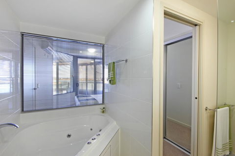 Monaco Caloundra - Accommodation ACT 27