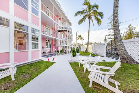 The Pink Hotel Coolangatta - Accommodation ACT 0