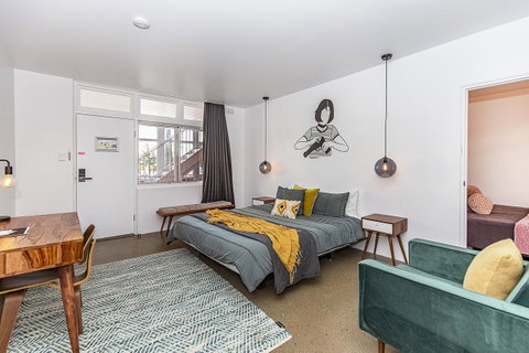 The Pink Hotel Coolangatta - Accommodation ACT 12