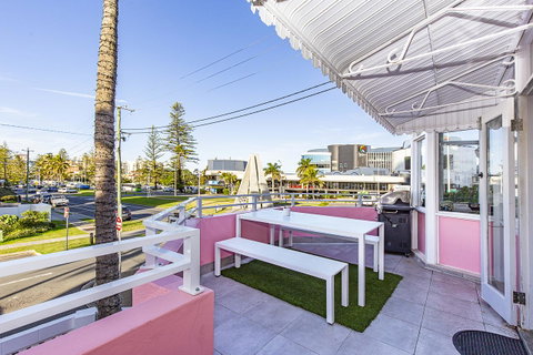 The Pink Hotel Coolangatta - Accommodation ACT 6