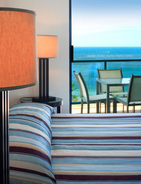 Peninsular Beachfront Resort - Accommodation ACT 37
