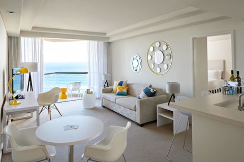QT Gold Coast - Accommodation ACT 7