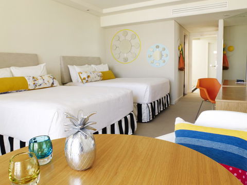 QT Gold Coast - Accommodation ACT 9