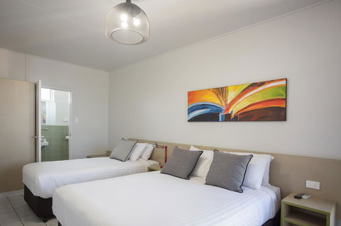 Nightcap At Emerald Star Hotel - Accommodation ACT 43