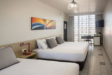 Nightcap At Emerald Star Hotel - Accommodation ACT 42