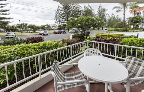 Le Beach Apartments - Accommodation ACT 6