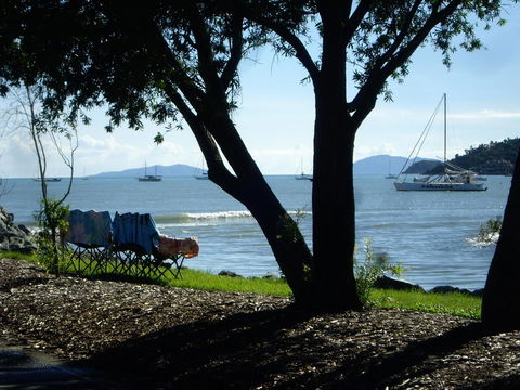 Montipora Unit 3 - In The Heart Of Airlie, Wi-fi And Netflix - Accommodation ACT 17