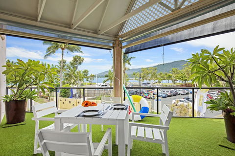 Montipora Unit 3 - In The Heart Of Airlie, Wi-fi And Netflix - Accommodation ACT 10