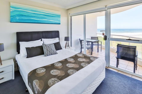 Regency On The Beach - Accommodation ACT 3