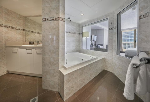 Novotel Surfers Paradise - Accommodation ACT 10