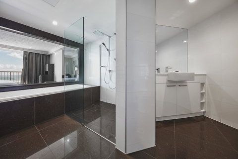 Novotel Surfers Paradise - Accommodation ACT 20