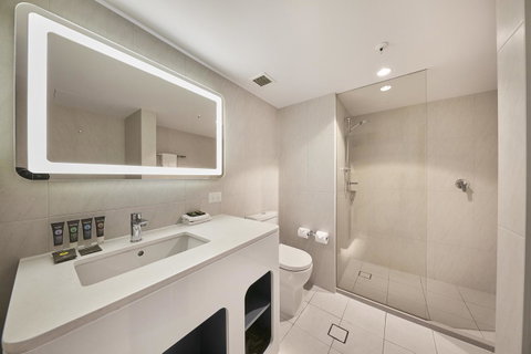 Novotel Surfers Paradise - Accommodation ACT 16