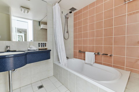 Novotel Cairns Oasis Resort - Accommodation ACT 2